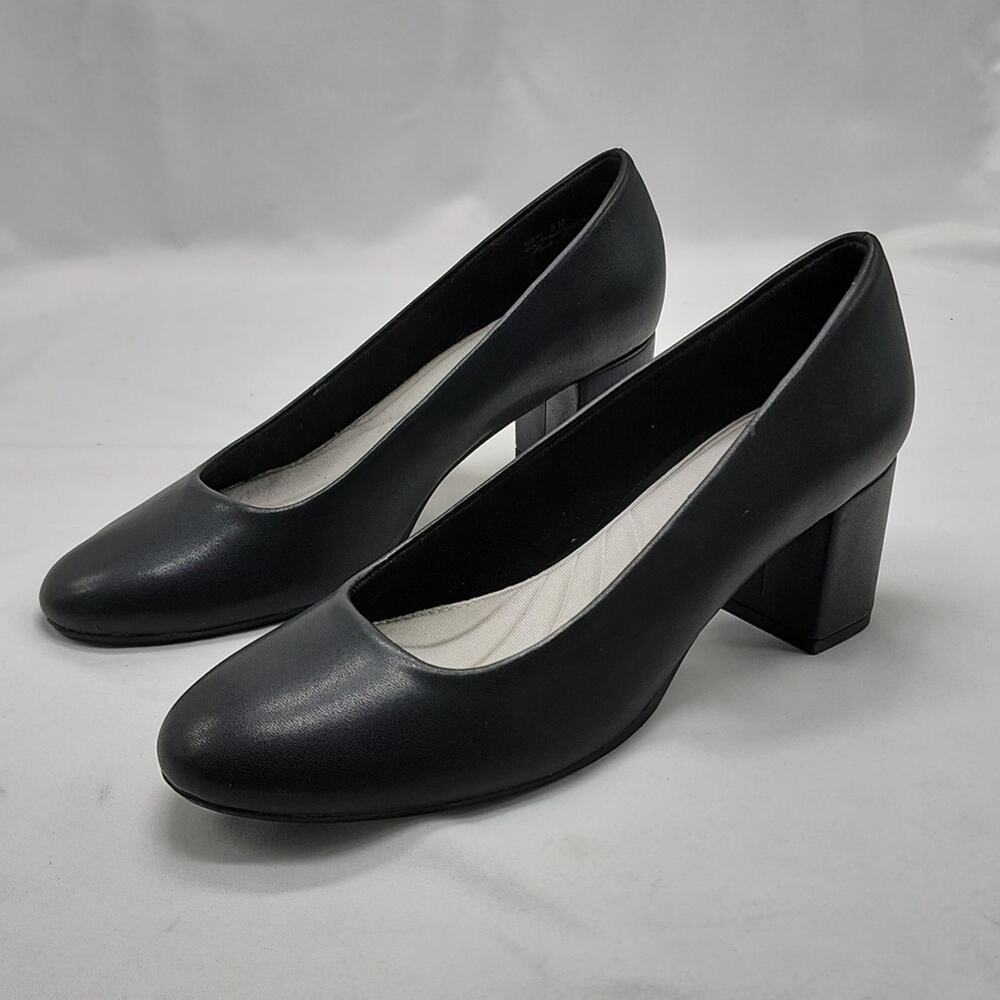 EASY STREET BLACK FAUX LEATHER BLOCK HEEL PUMPS WOMAN'S SIZE 8 NWOB
